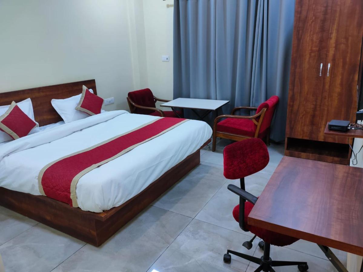 Hotel Manorama Inn 勒克瑙 外观 照片